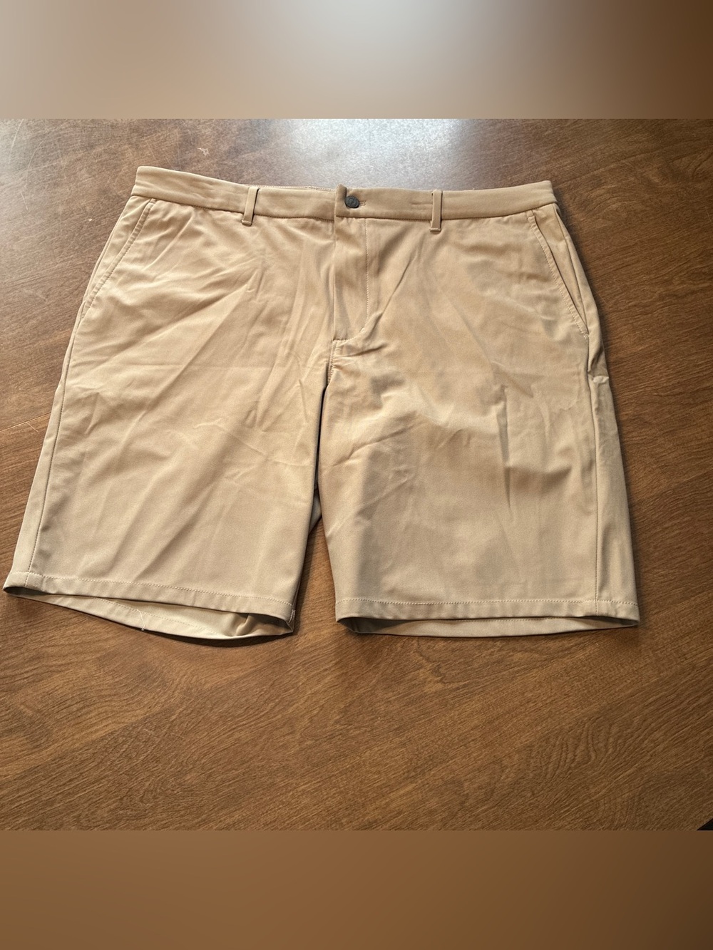 johnnie-O Prep-Formance light khaki Chino Shorts Sz 38 NWT men’s